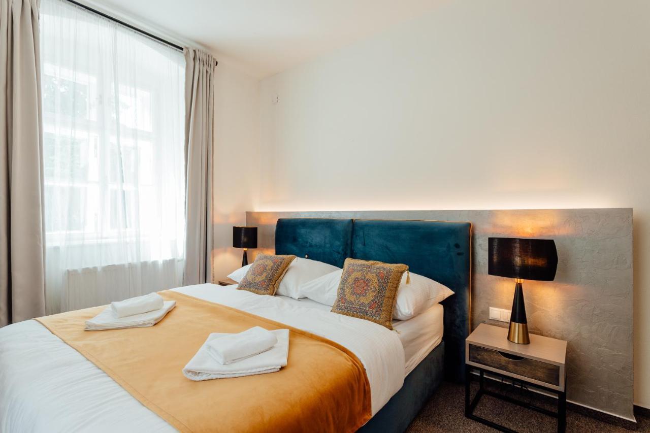 Hotel Glaus บันสกา ชีอาว์นีซา ภายนอก รูปภาพ