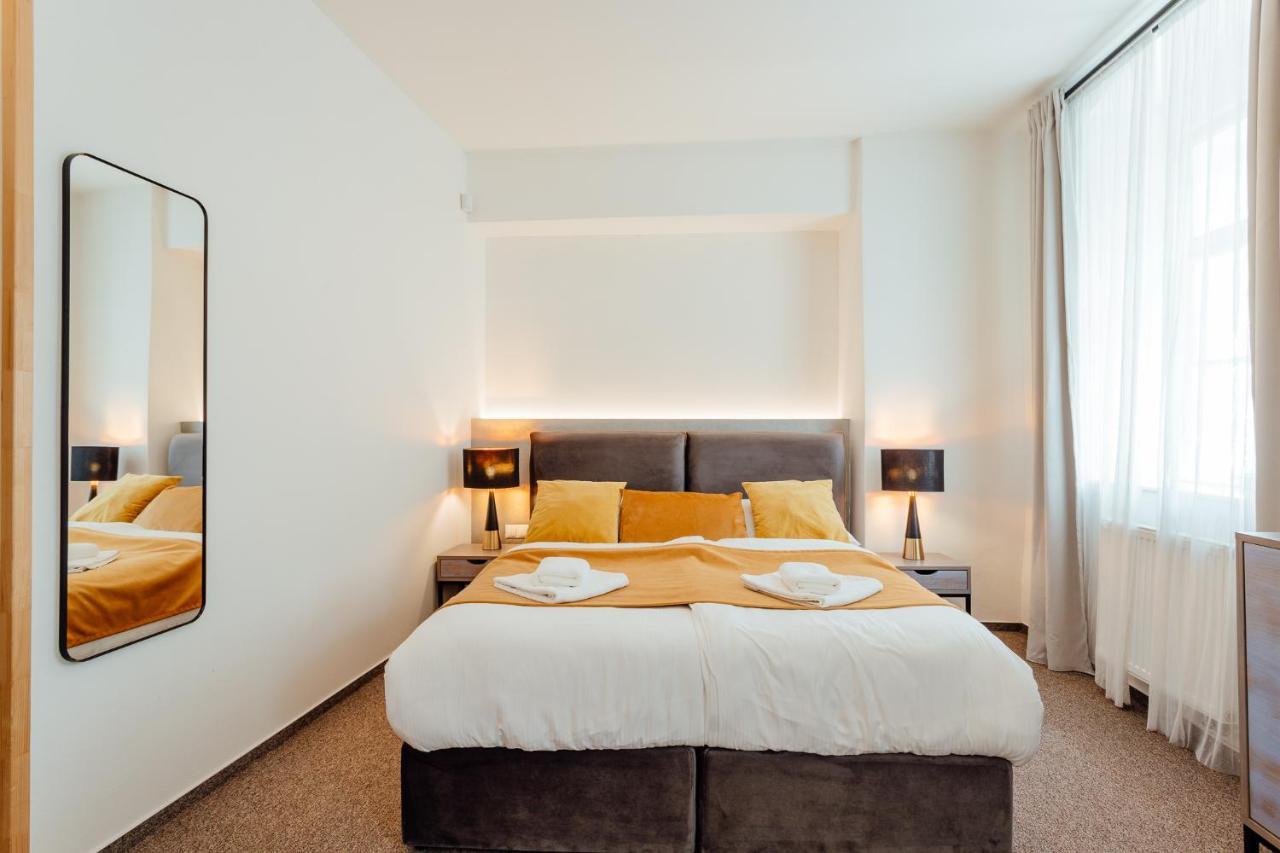Hotel Glaus บันสกา ชีอาว์นีซา ภายนอก รูปภาพ