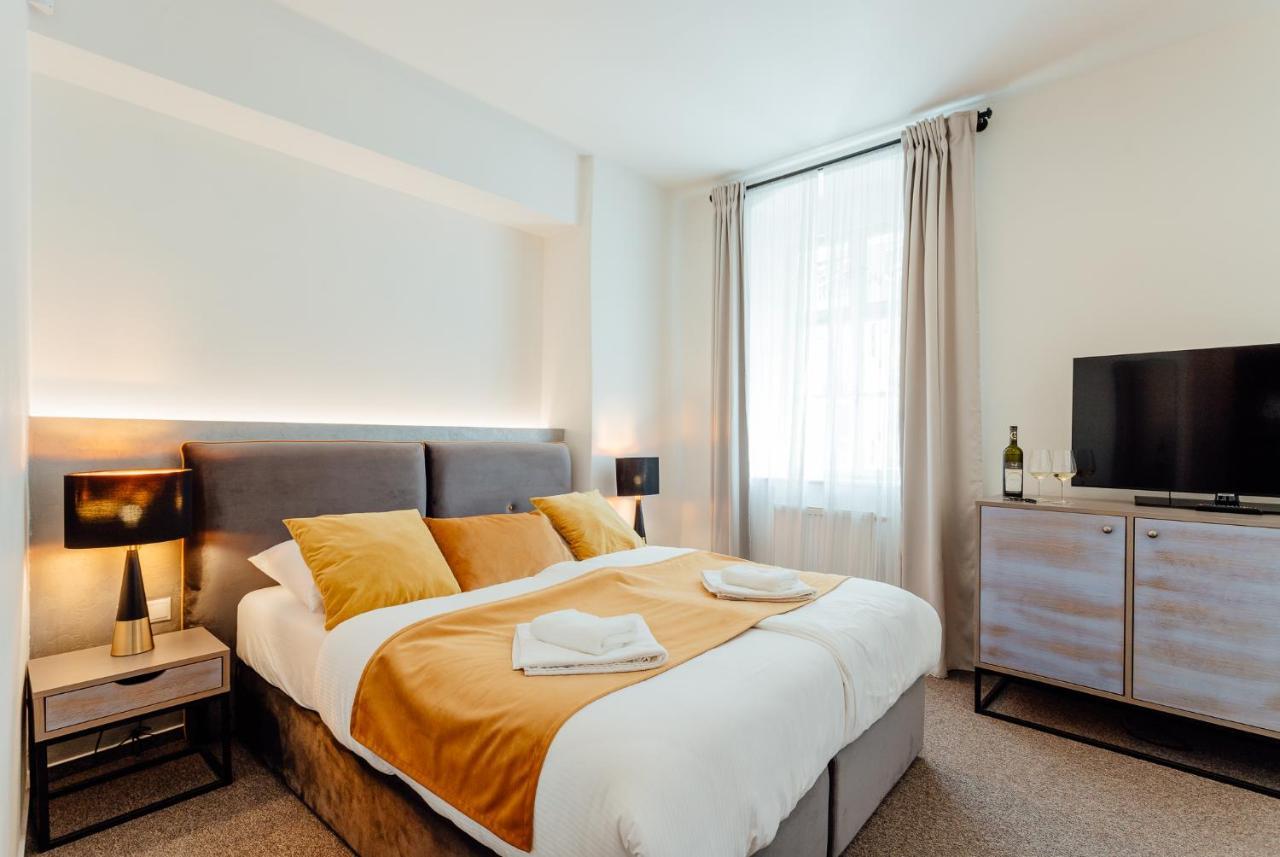 Hotel Glaus บันสกา ชีอาว์นีซา ภายนอก รูปภาพ